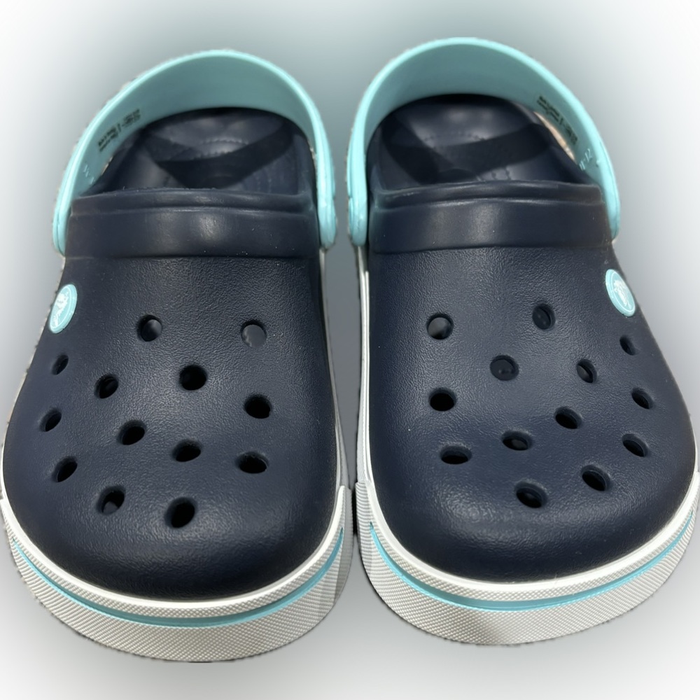 New CROCS without tags kids size 2